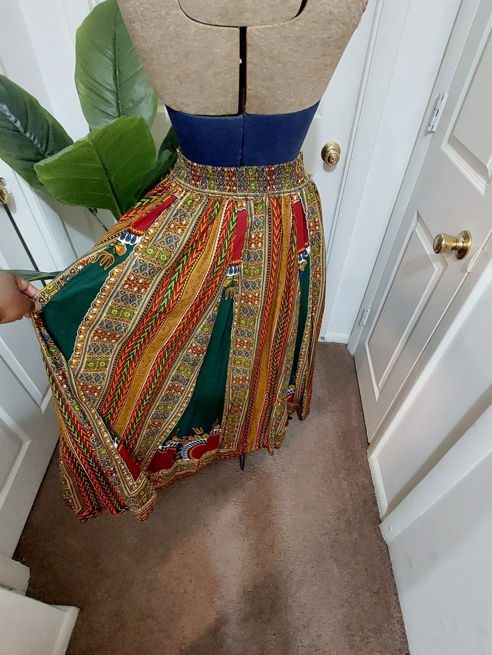 African Print Maxi Skirt with Red and Orange Motif Free Size Elastic Waist - Picture 5 of 6